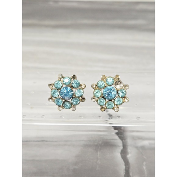 The Unbranded Brand Jewelry - Vintage Cluster Rhinestone Clip On Earrings‎ Aqau Blue Beautiful! 1950's Glamour